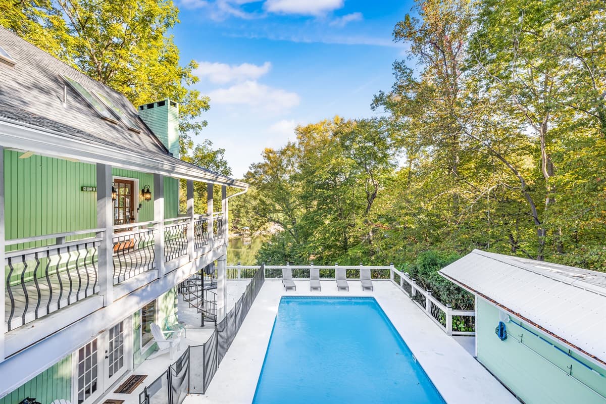 Your own private villa overlooking Lake Norman.