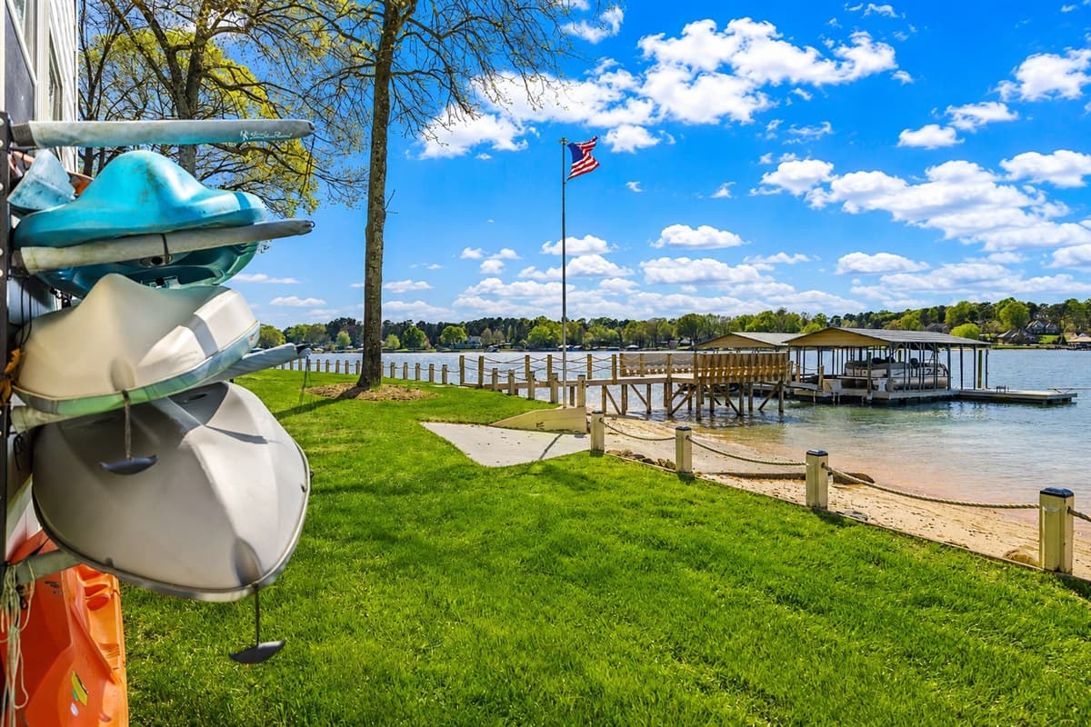 Take out the kayaks for the ultimate lake getaway.