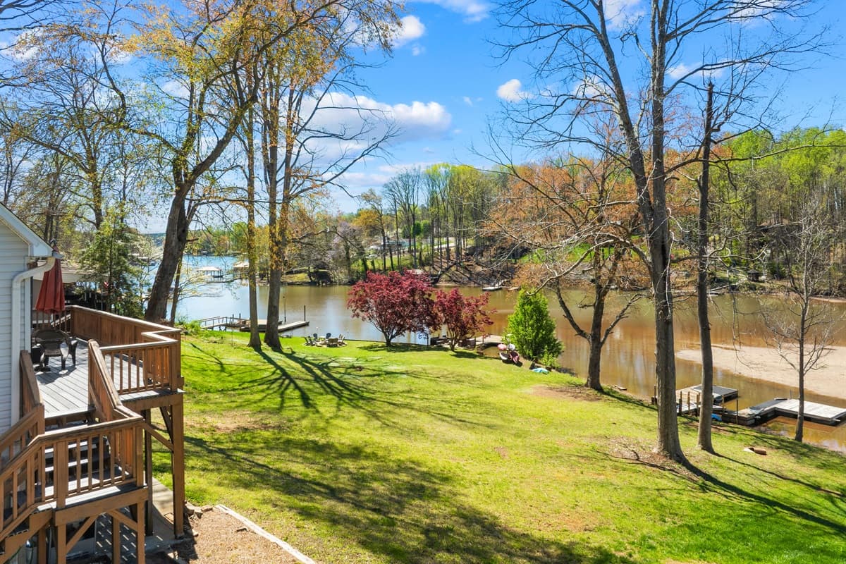 The perfect backdrop for your next Lake Norman getaway.