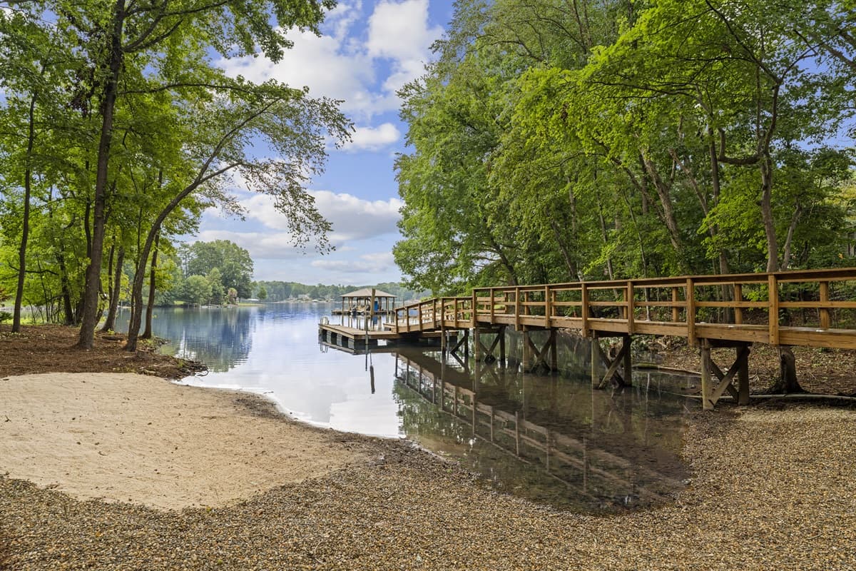 A private sand beach? Yep, that's yours!